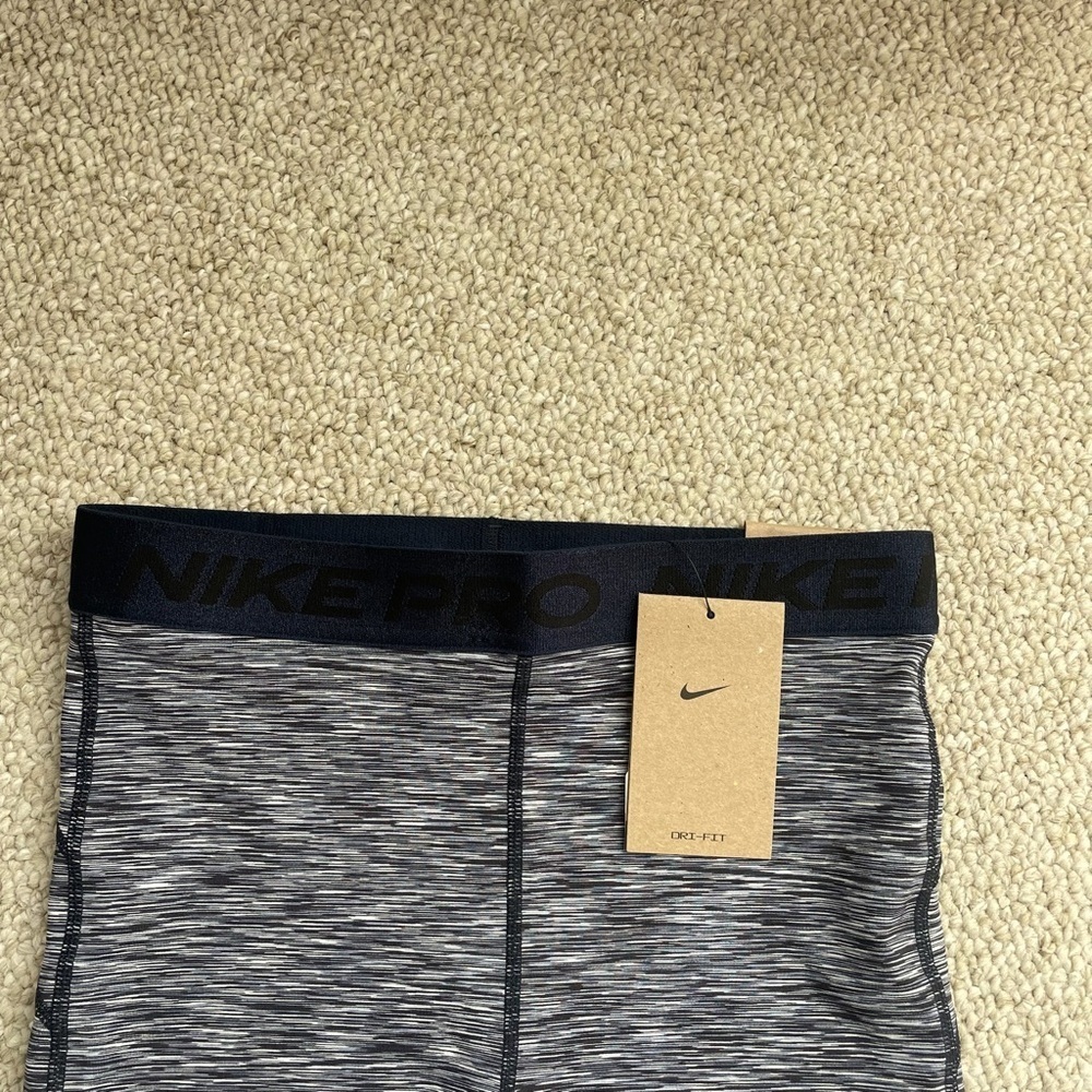 Nike Dri-Fit Pro Women’s 3” Navy Blue Athletic Spacedye Spandex Sz S NWT - Picture 2 of 6